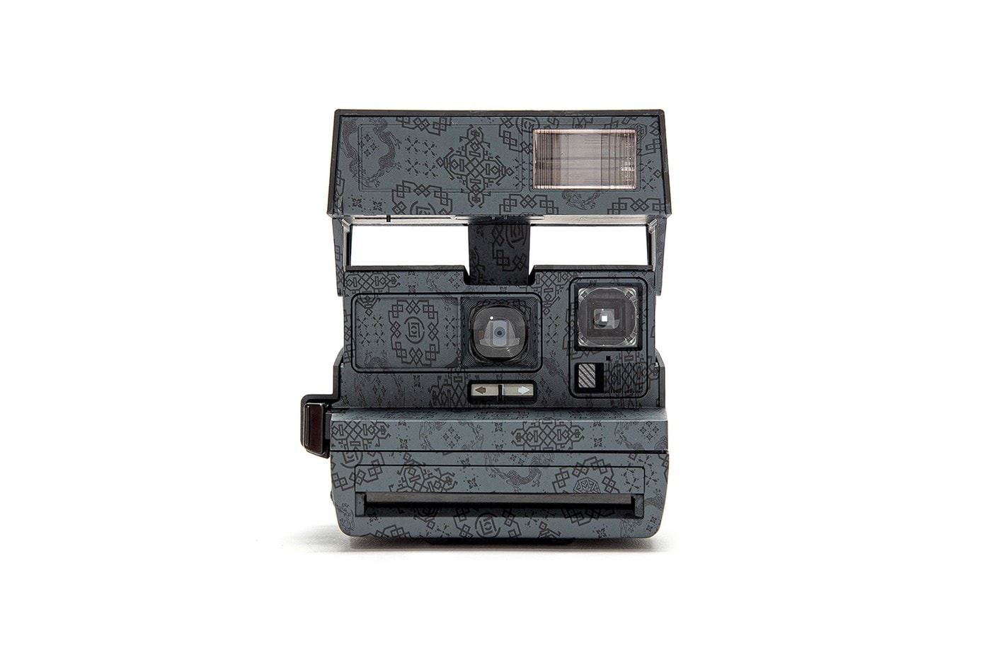 CLOT x Polaroid 600 全新聯乘「絲綢」拍立得相機發佈