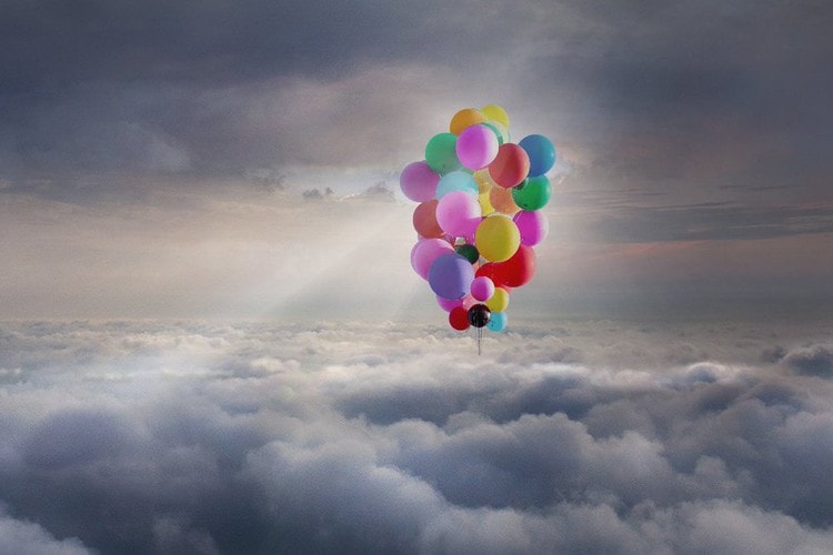 觀看知名魔術師 David Blaine 使用 42 顆氦氣氣球飛上天際