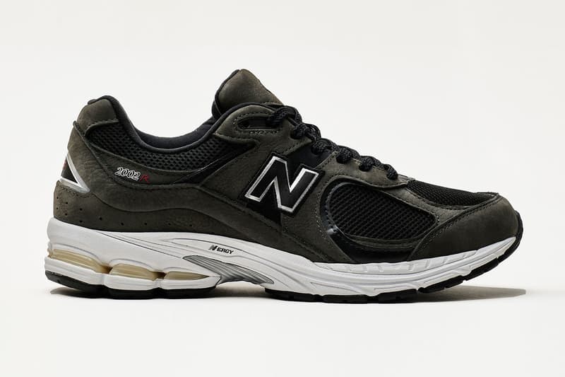 New Balance 經典型號 2002 回歸復刻兩大配色「Grey」&「Black」