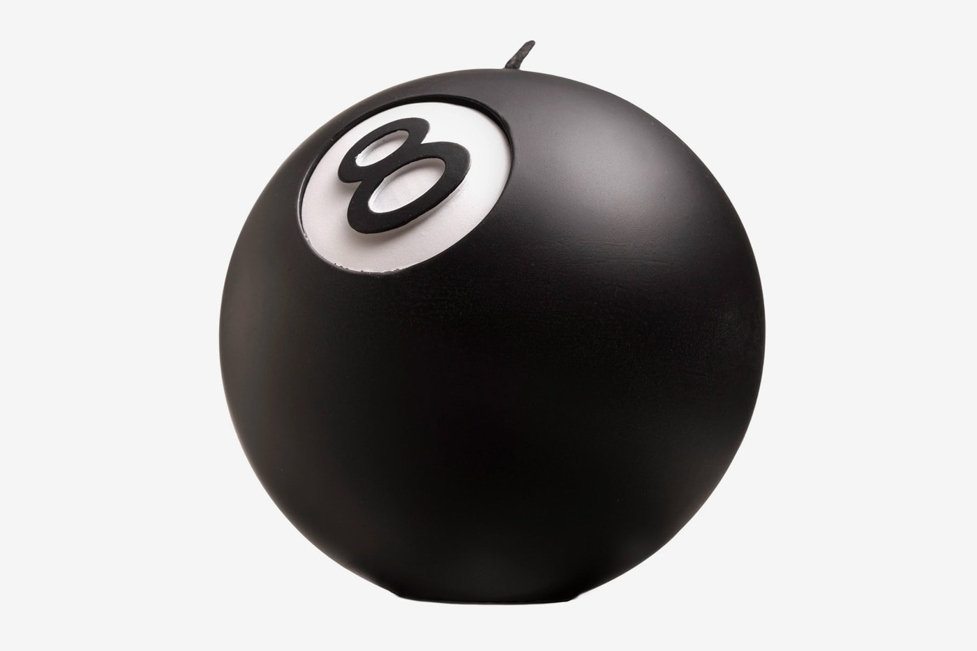 Stüssy 推出全新 8 Ball 八號球造型香氛蠟燭