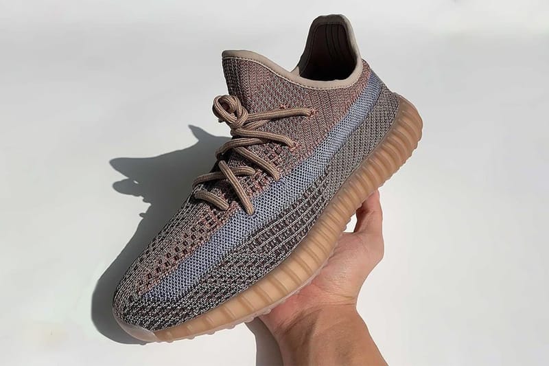 YEEZY BOOST 350 V2 最新配色「Yecher」實鞋率先曝光
