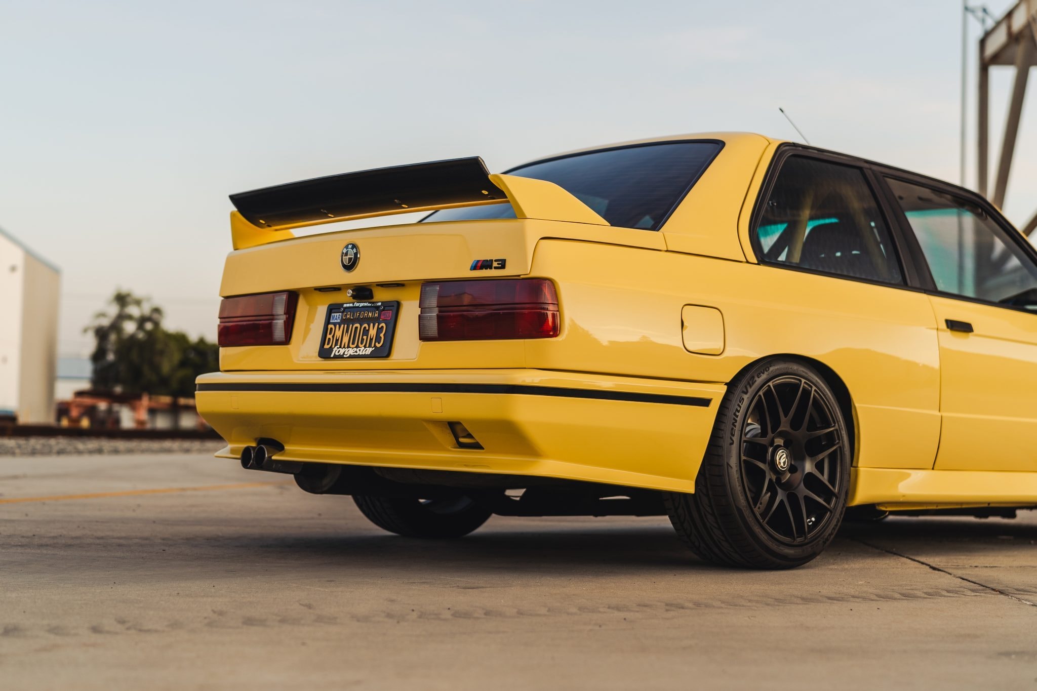 1989 年式樣 BMW E30 M3 改裝車款正式展開拍賣