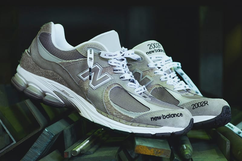 INVINCIBLE x N.HOOLYWOOD x New Balance  三方联名鞋款  ML2002RV 正式登场