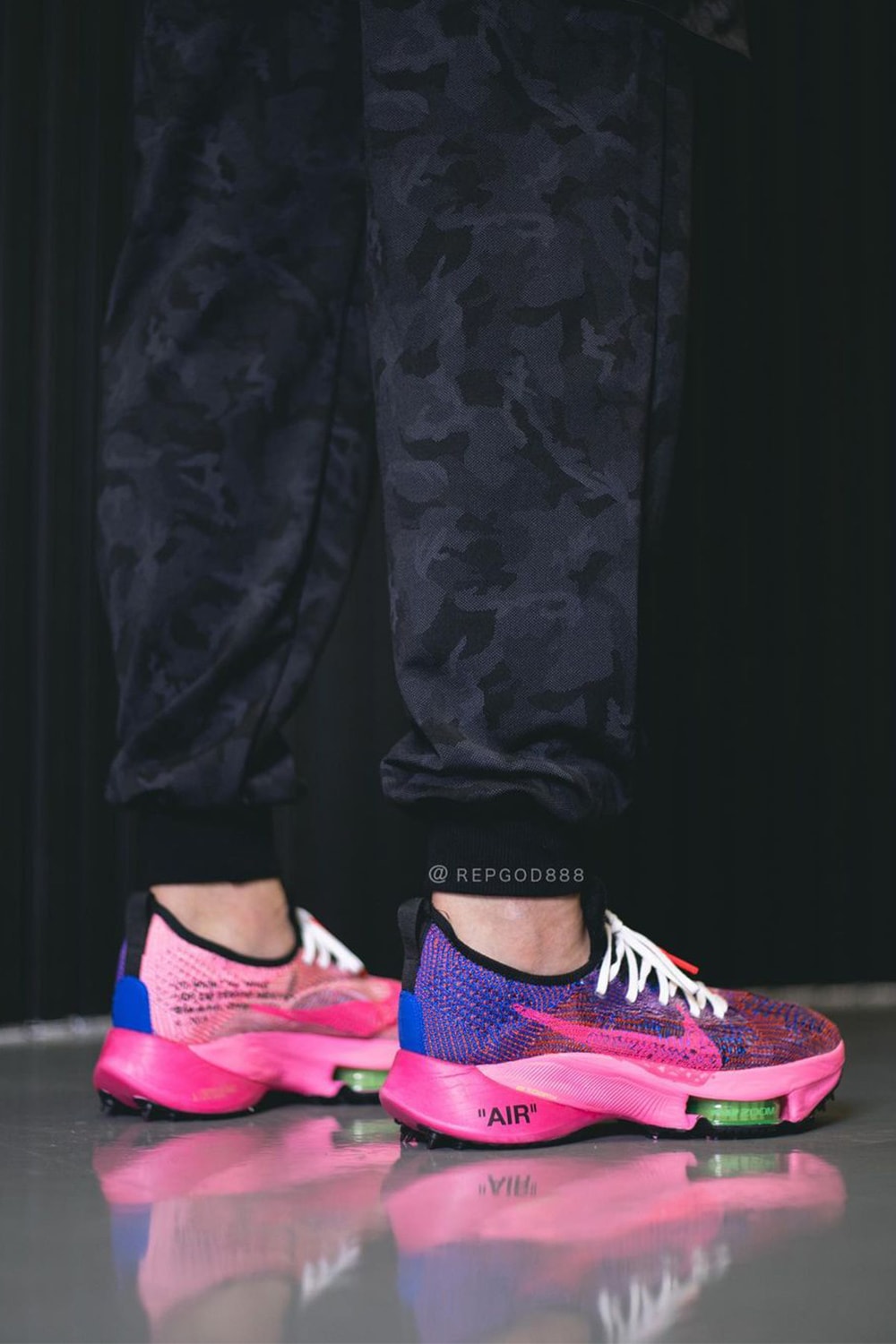 Off-White™ x Nike Air Zoom Tempo Next% FK 最新配色「Pink Glow」完整清晰圖輯q