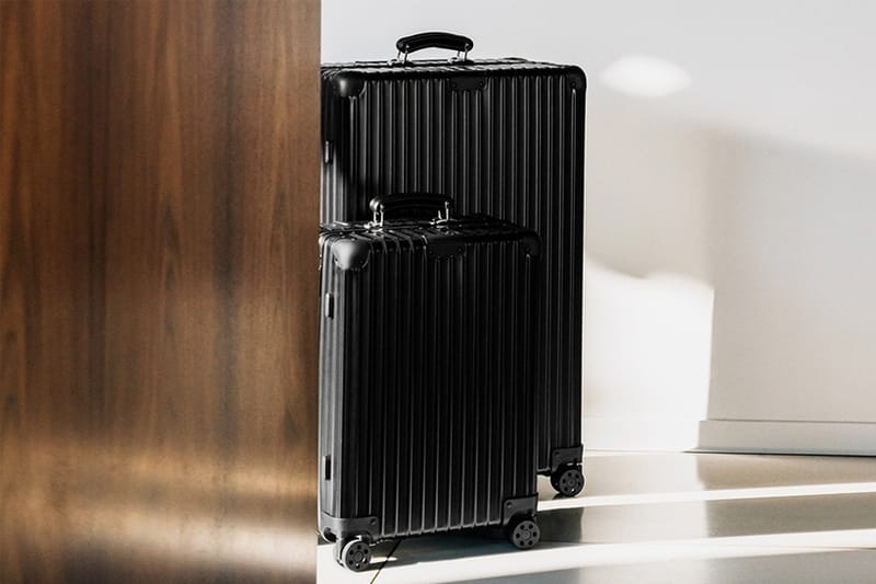 RIMOWA Classic 經典行李箱系列推出全新啞黑色系及 UNIQUE 色調