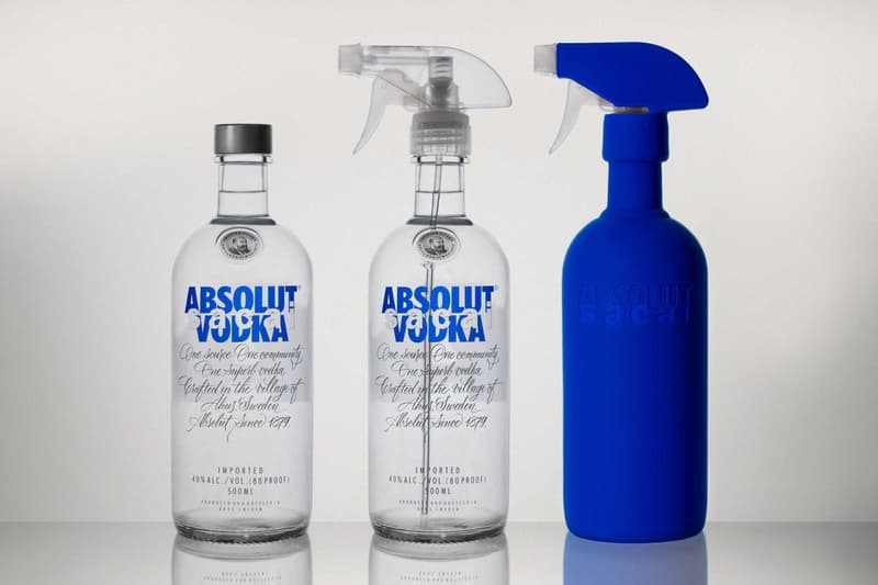 ABSOLUT. 携手 sacai 打造全新联名限定套装