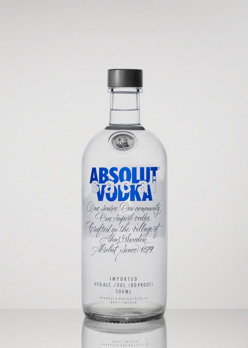 ABSOLUT. 携手 sacai 打造全新联名限定套装