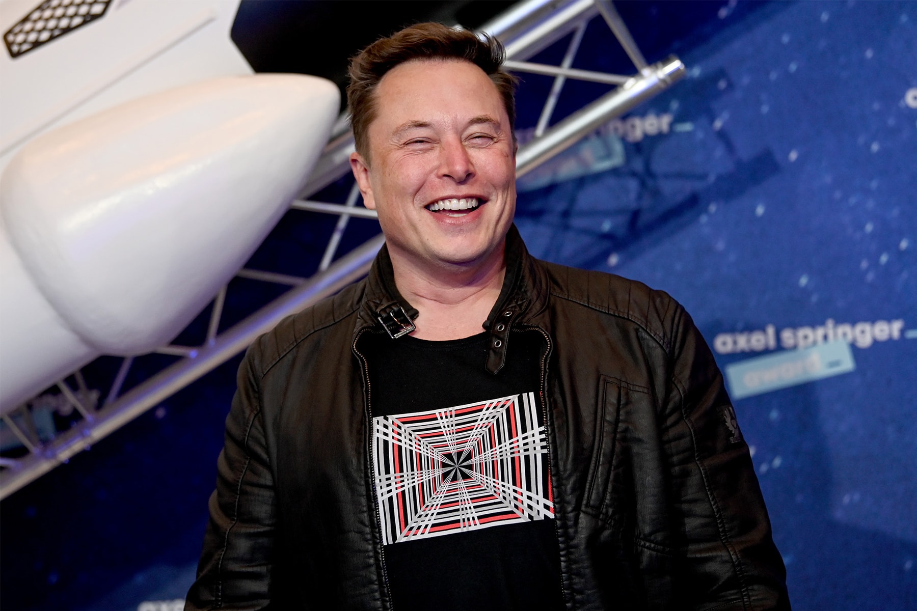 Elon Musk 爆料曾在 Tesla 危機時尋求 Apple 收購