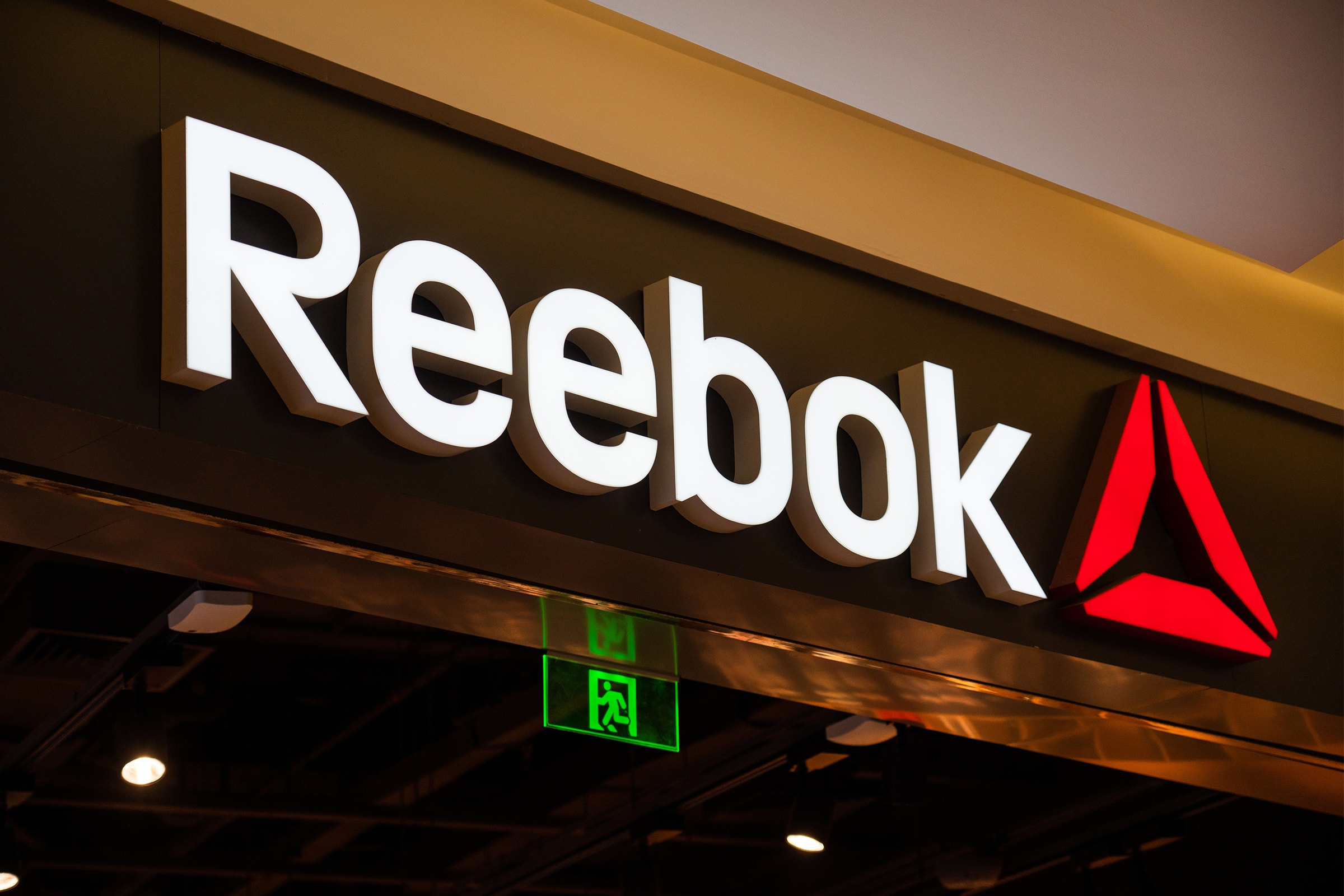 adidas 或將以 $24 億美元出售 Reebok