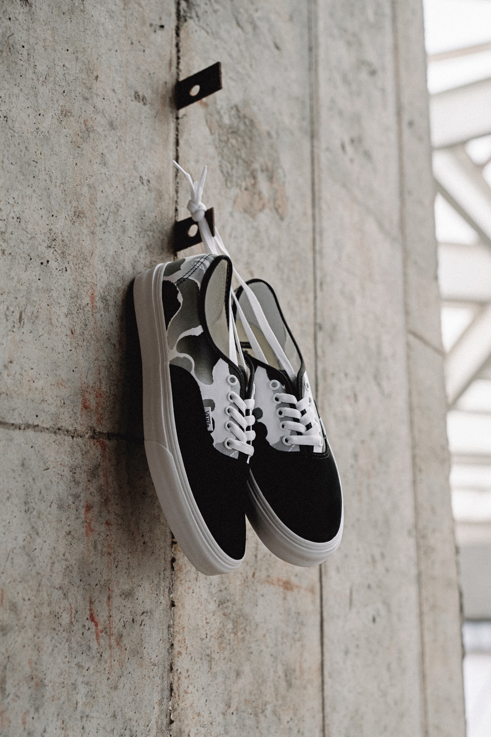Vans 自由定制鞋平台推出 BAPE® 限定联名迷彩印花系列