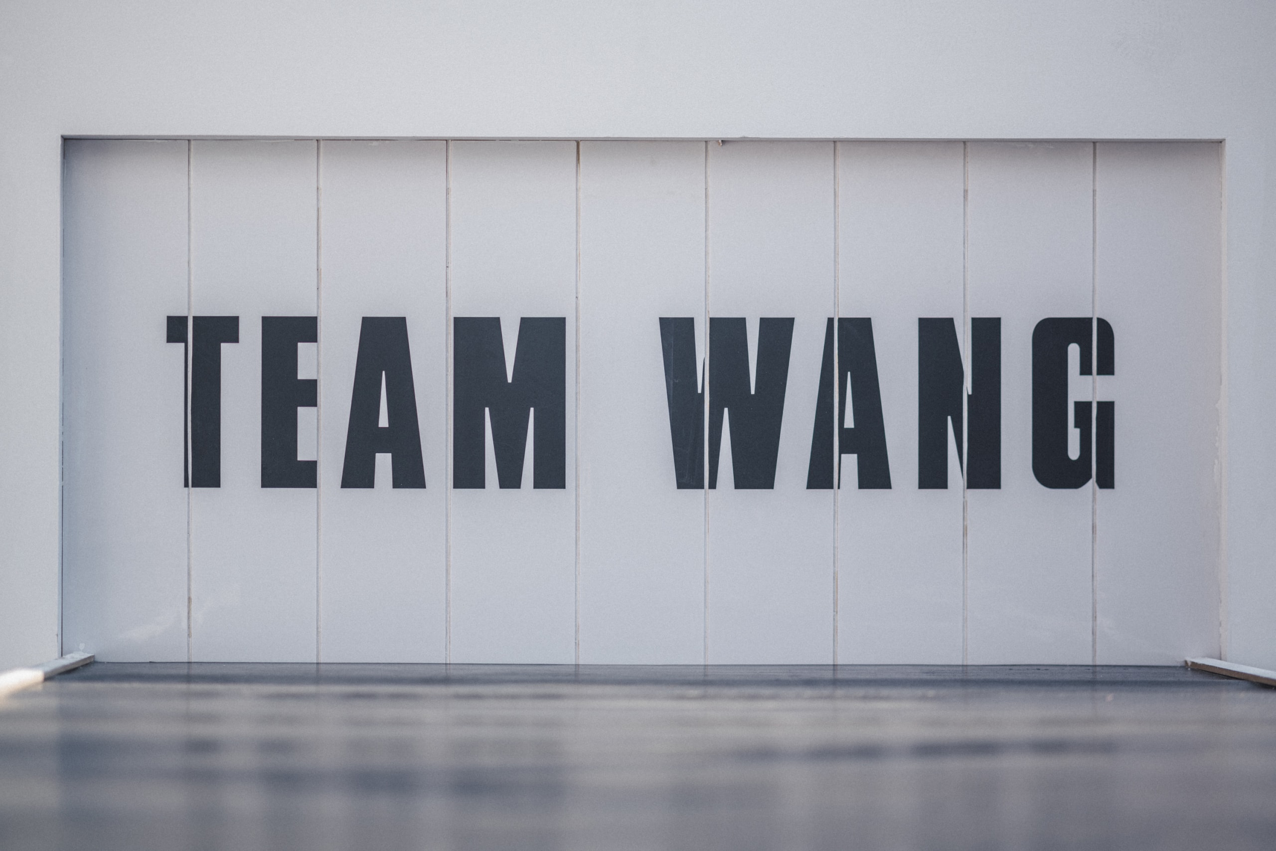 Jackson 王嘉尔分享 TEAM WANG 新系列设计理念并拆解 Pop-up 创意空间