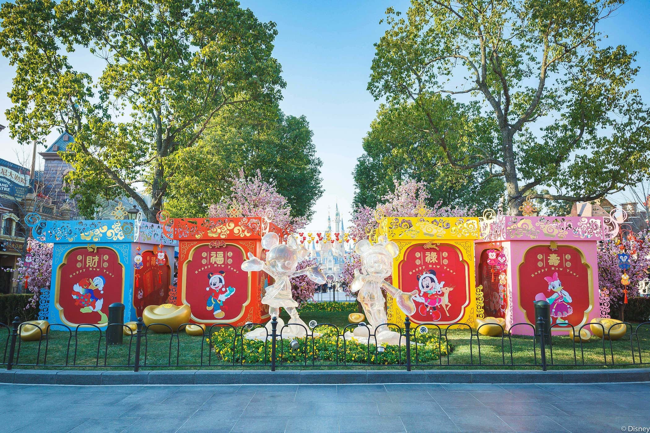 上海迪士尼度假区以传统年俗邀游客共庆新春佳节