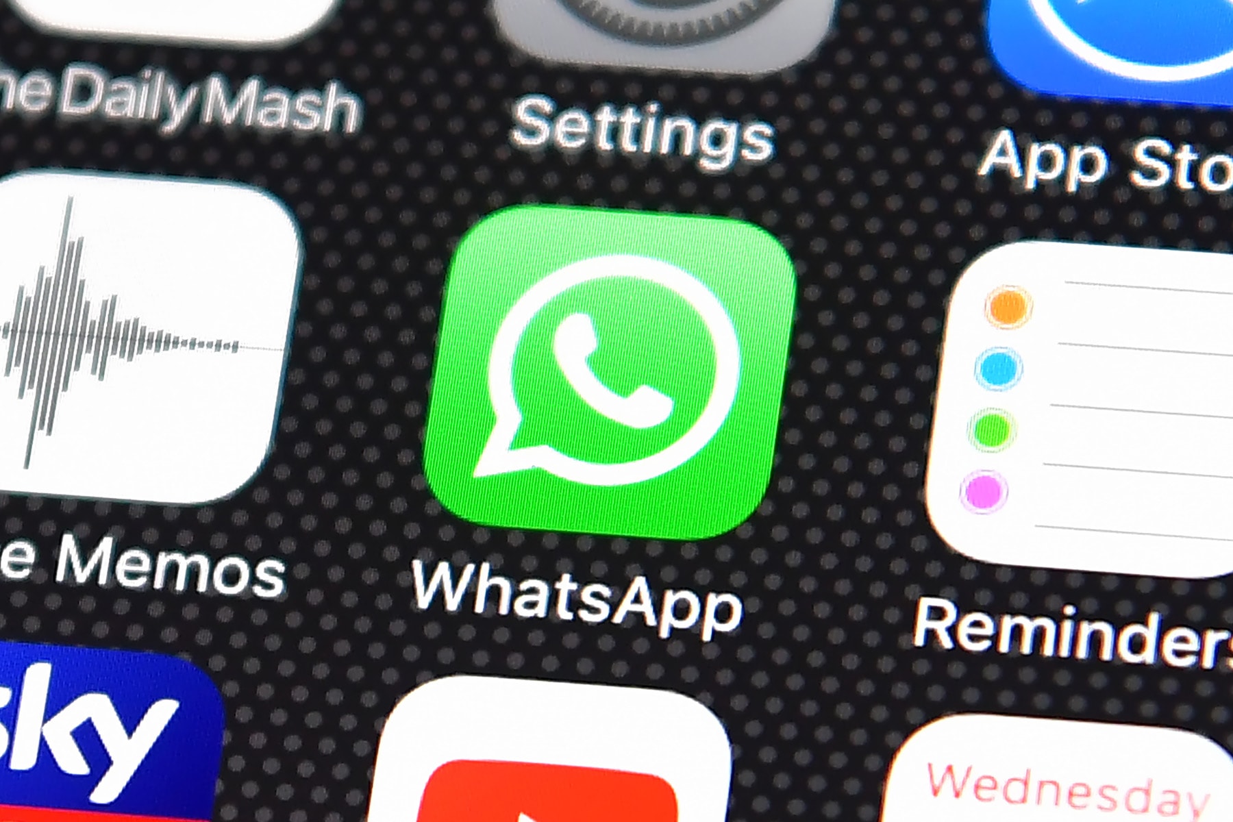 WhatsApp 正式要求用戶與 Facebook 共享個人數據