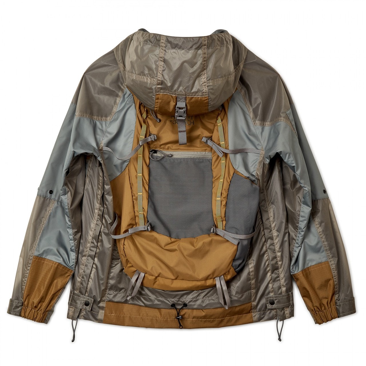 Junya Watanabe Man 推出「結合後背包設計」之機能夾克
