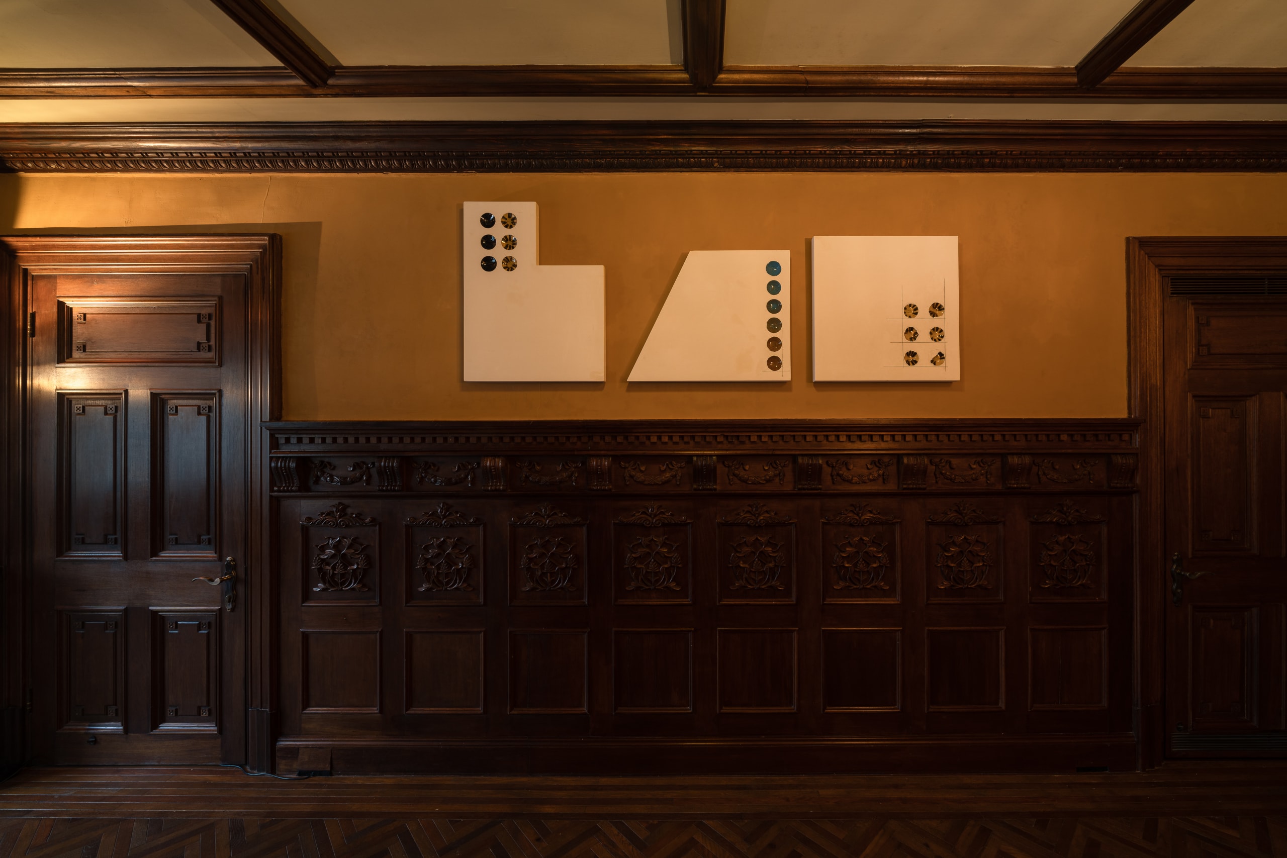 走进艺术家 Theaster Gates 上海个展「多宝阁」