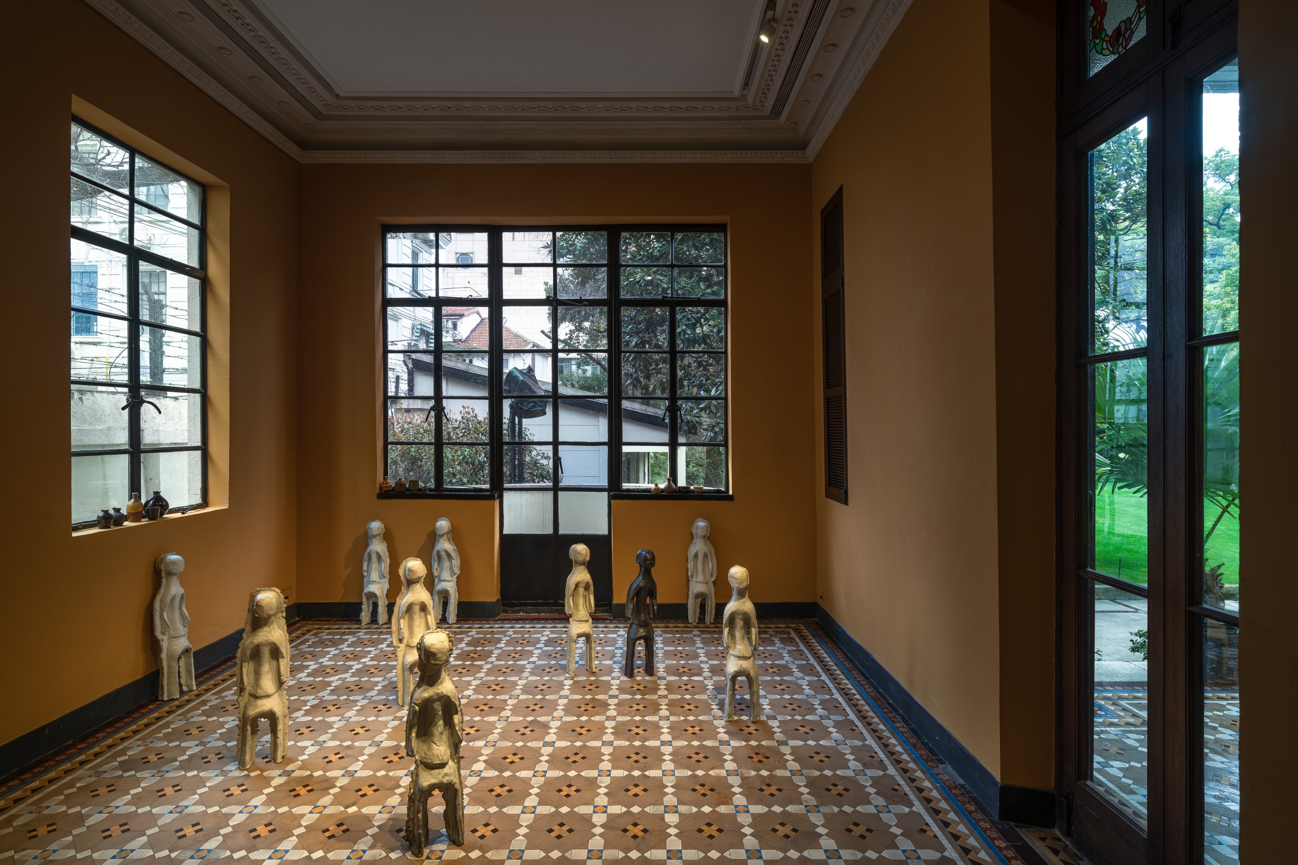 走进艺术家 Theaster Gates 上海个展「多宝阁」