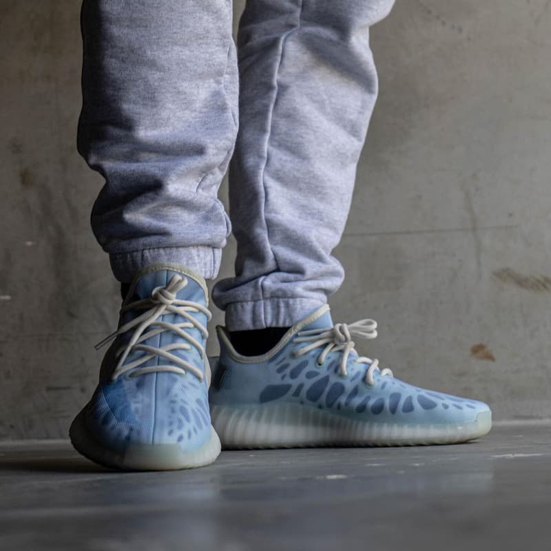 adidas YEEZY BOOST 350 V2 最新配色「Mono Ice」上腳圖輯率先曝光