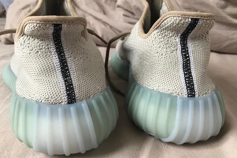 adidas YEEZY BOOST 350 V2 最新配色「Bone/Blue」鞋款率先曝光