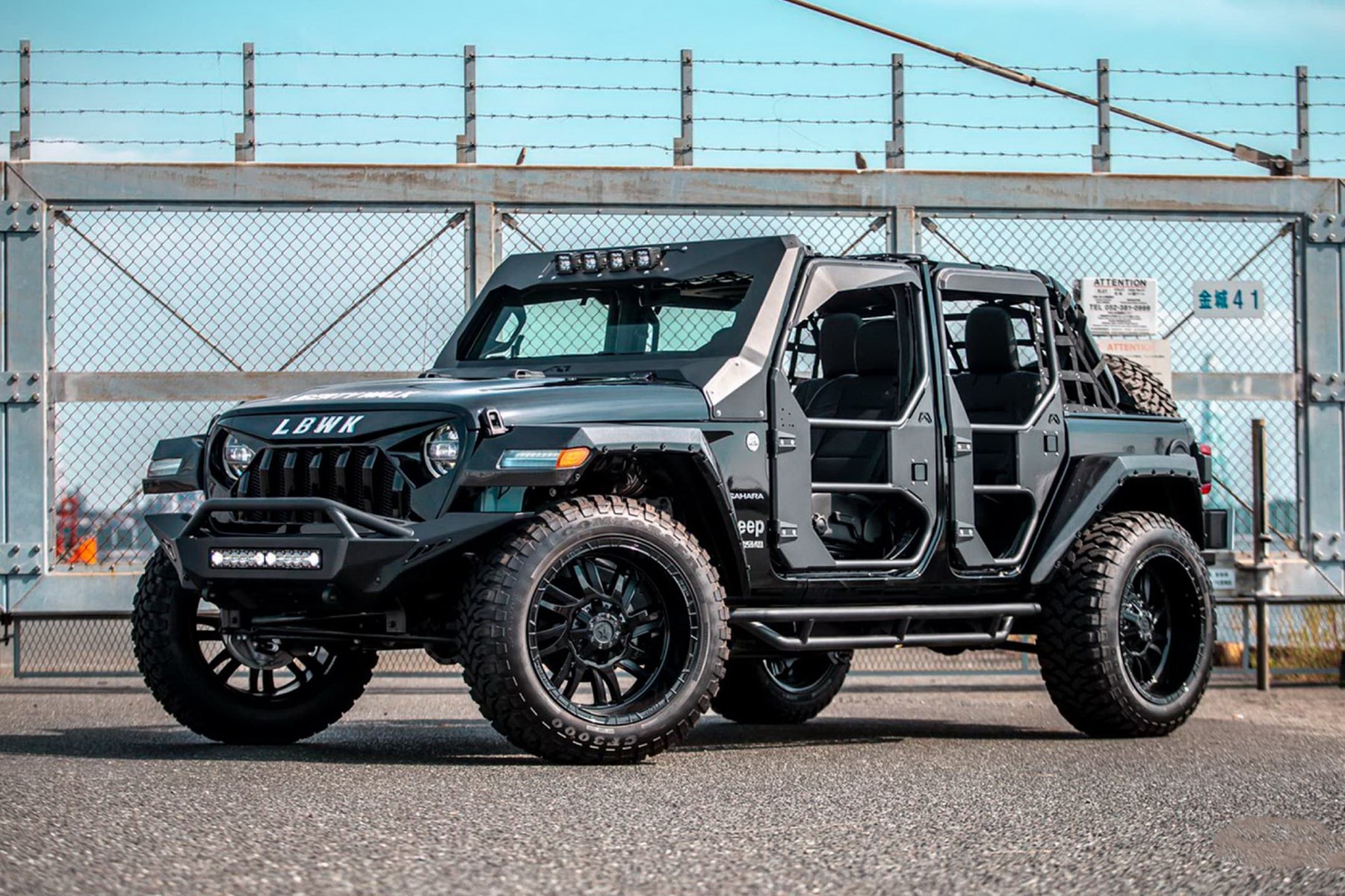 Liberty Walk 打造 Jeep Wrangler 全新末日主題改裝車型