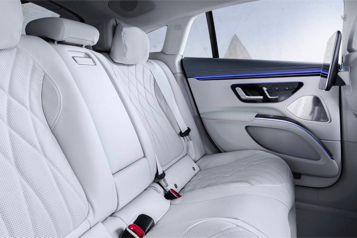 Mercedes-Benz 揭示電能車型 EQS 完整內裝樣貌