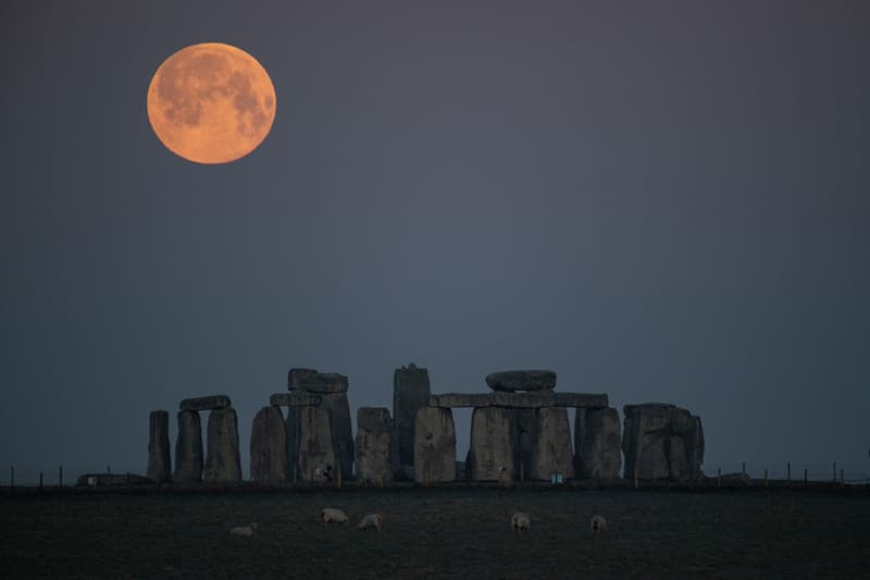 2021 年首次 Pink Moon 超級月亮現身