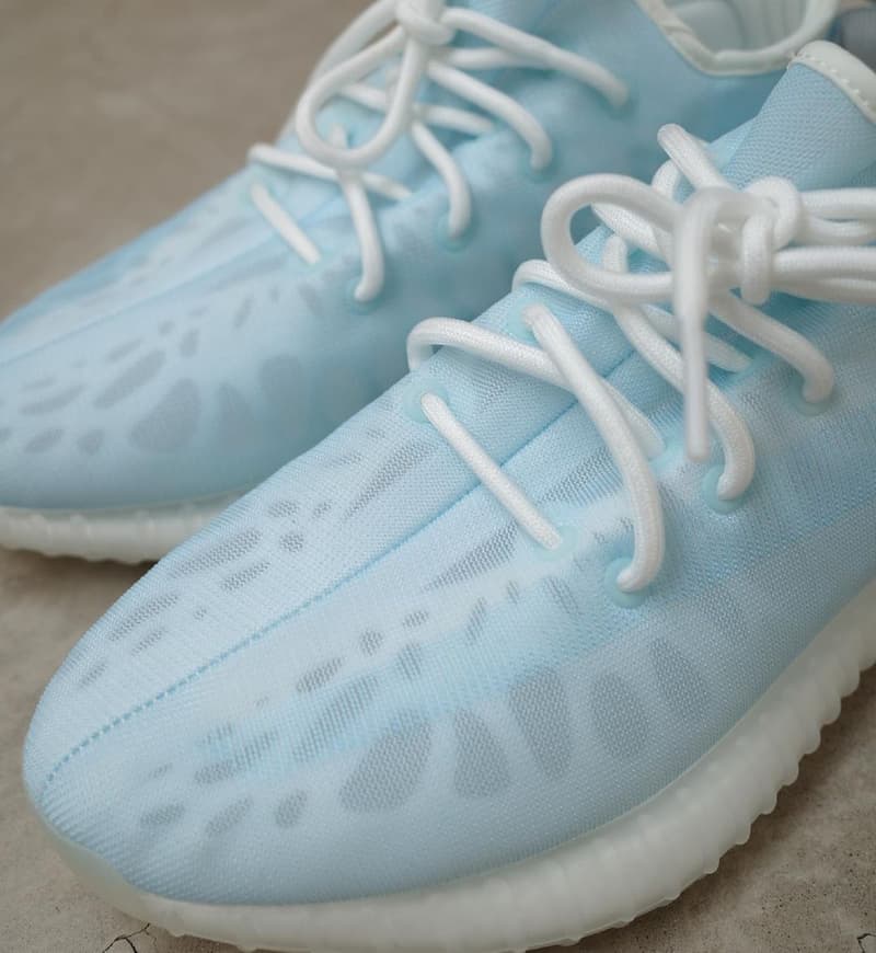 再次近賞 adidas YEEZY BOOST 350 V2 最新配色「Mono Ice」