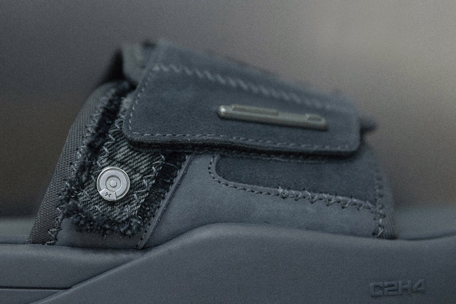 C2H4 Case#R003 系列全新「Proton Alpha」拖鞋正式登场
