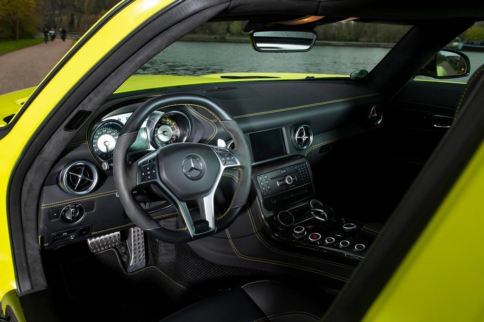 全球限量 9 輛 2013 年 Mercedes-Benz SLS AMG 電能車型進行出售