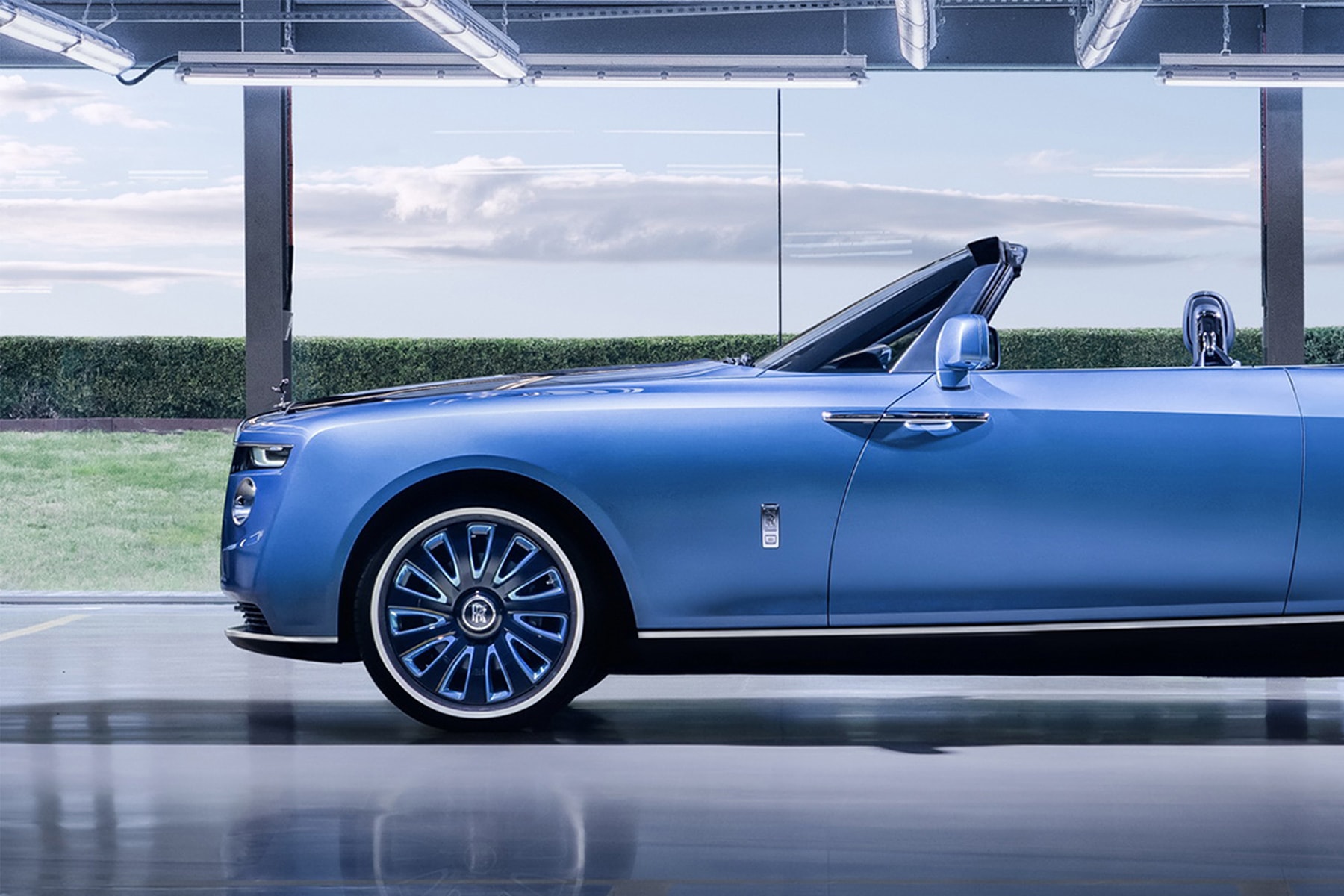 Rolls-Royce 發表要價 $2,800 萬美元終極定製豪車「Boat Tail」