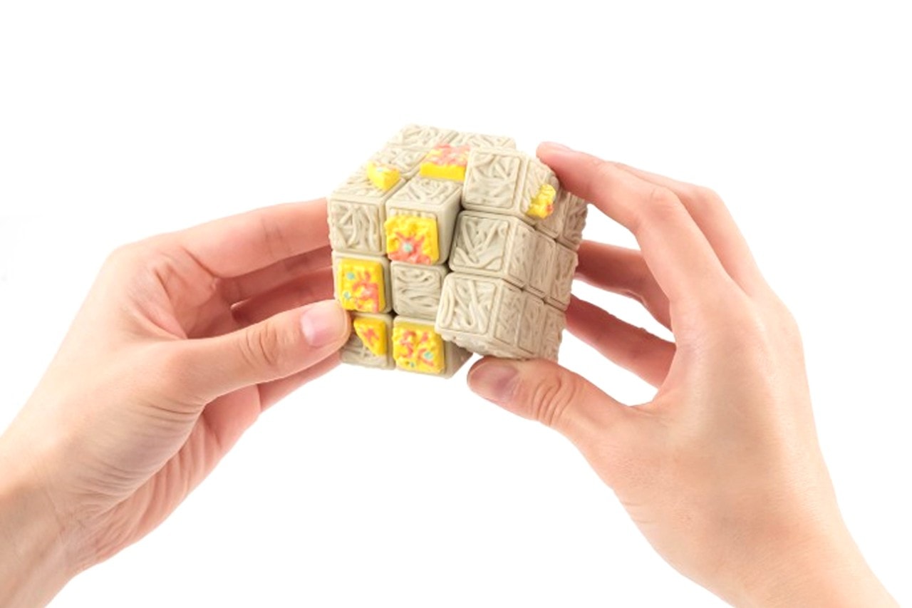 日本泡麵廠牌打造全新口味 Rubik's Cube 魔術方塊