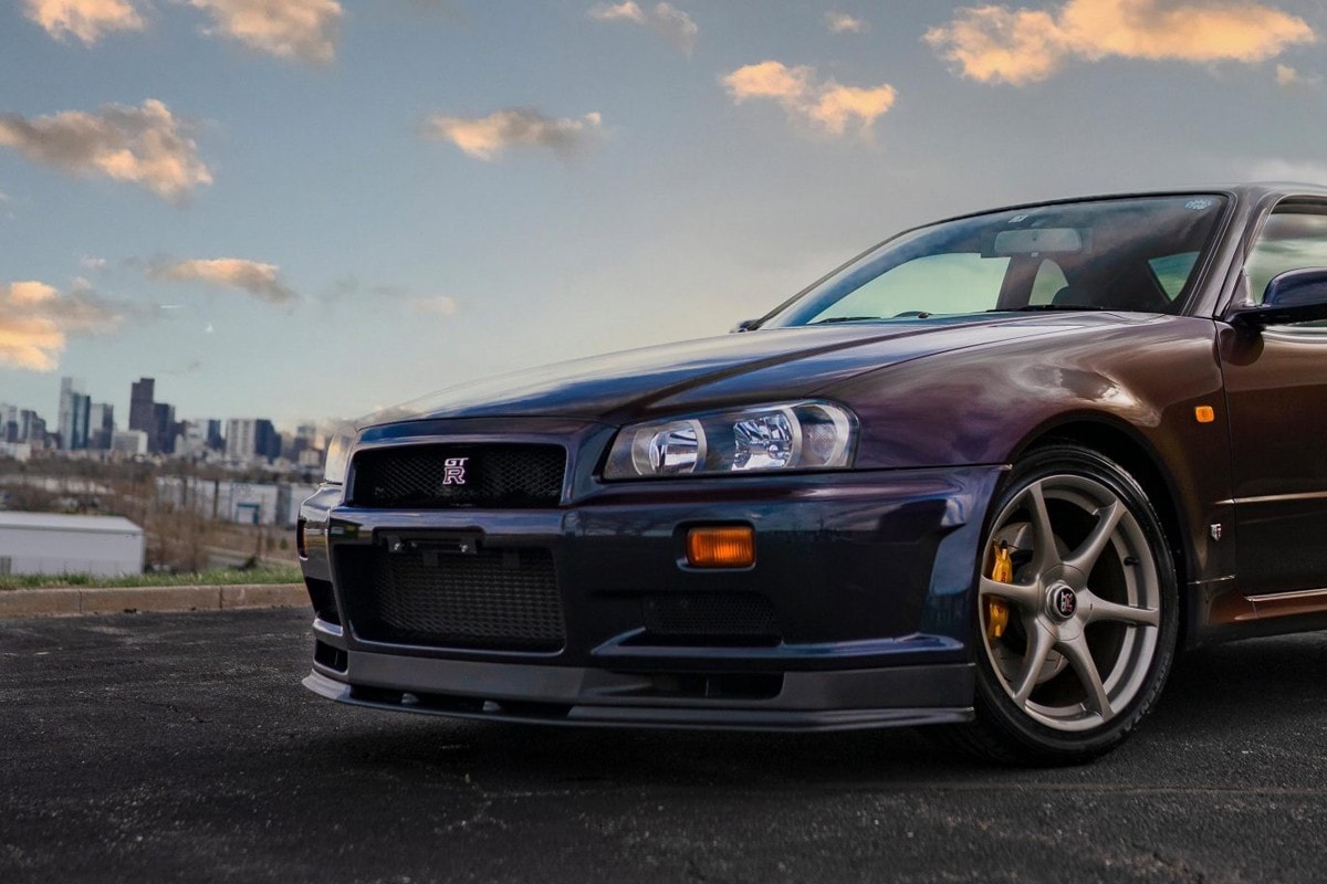 稀有 JDM 車型 1999 Nissan Skyline GT-R V-Spec「Midnight Purple II」展開拍賣