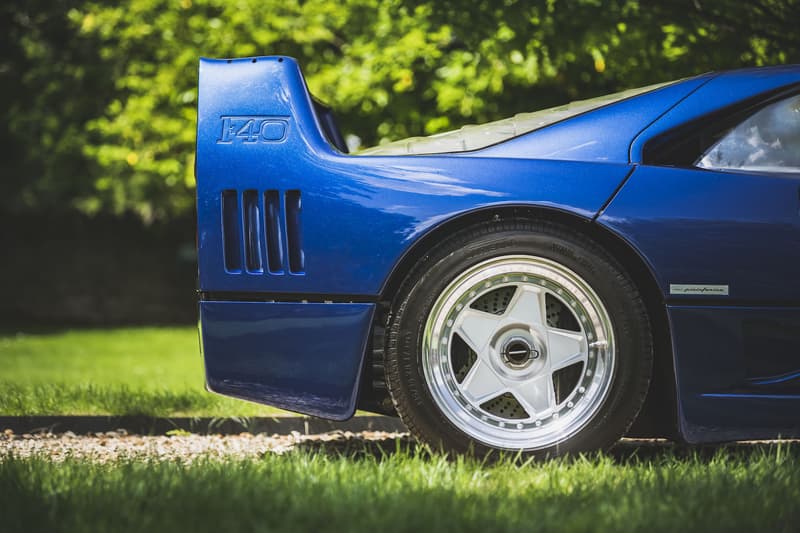 稀有藍色車漆塗裝 1989 年 Ferrari F40 展開拍賣