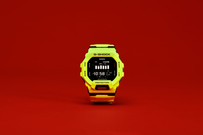 G-SHOCK 推出首款方形表盘 G-SQUAD