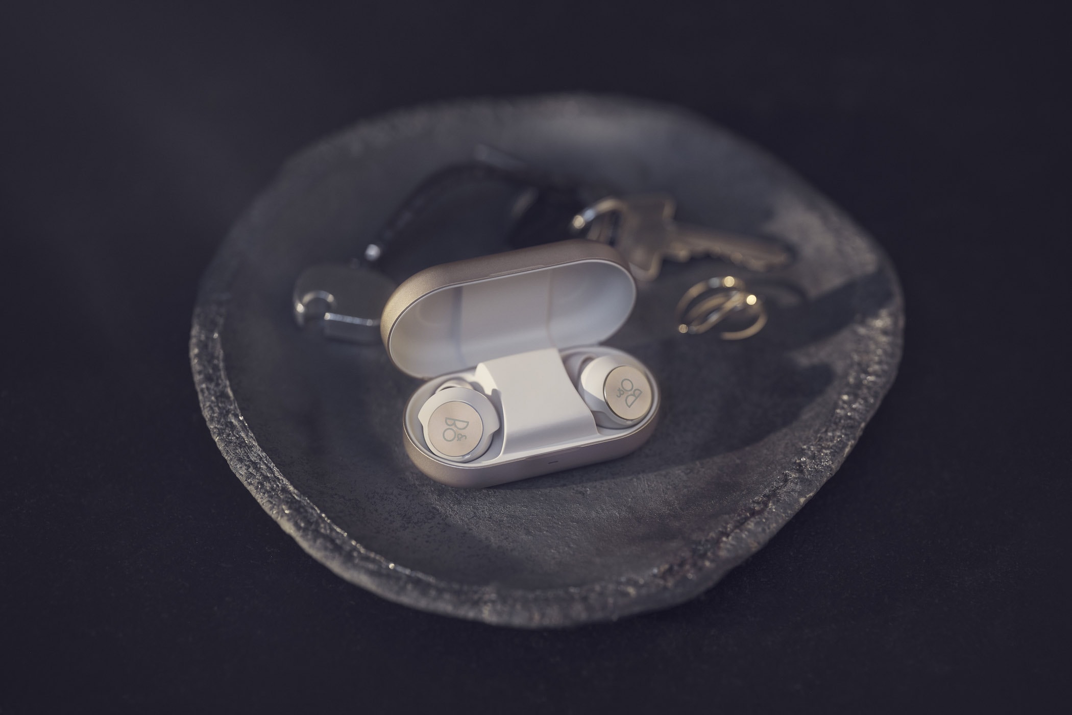 Bang & Olufsen 推出全新 Beoplay EQ 主动降噪无线耳机