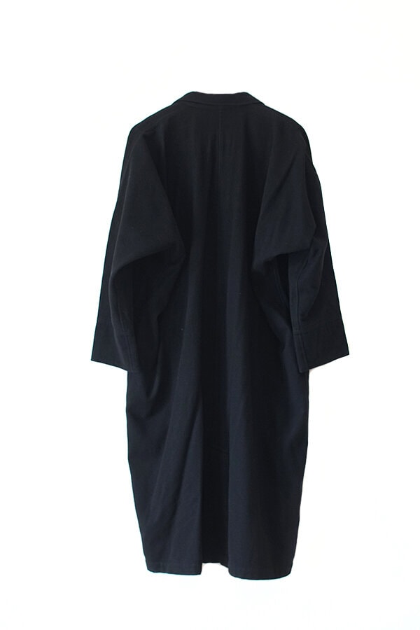 Yohji Yamamoto 早期羊毛外套以 NFT 形式进行拍卖