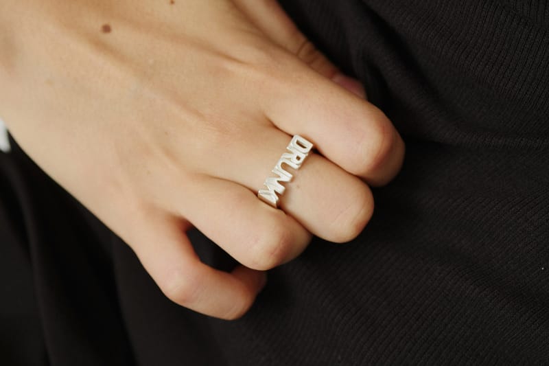 FMACM 携手 Mouhooland 推出联名配饰