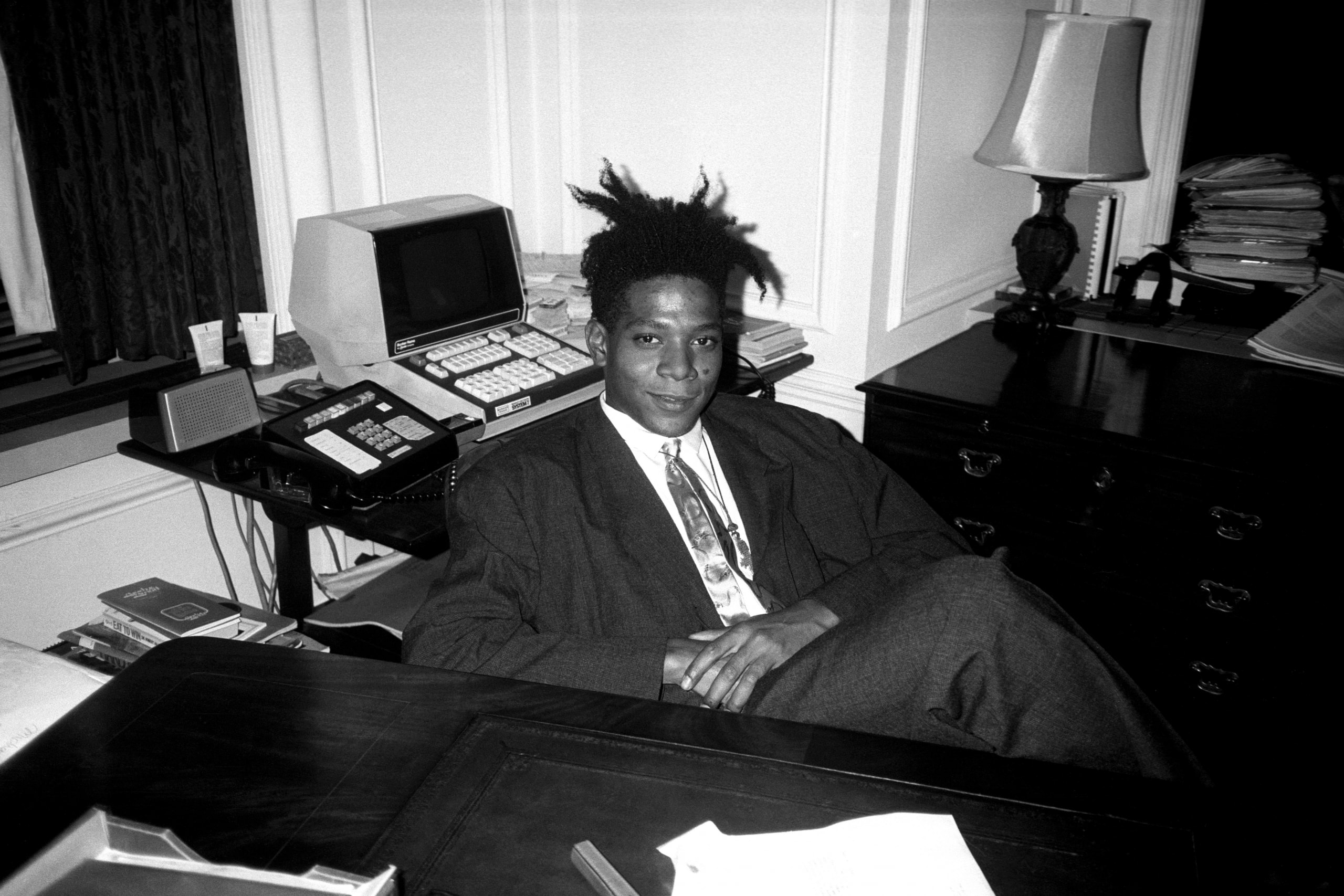 Jean-Michel Basquiat 的四个画作关键词，及其探索种族议题的八十年代
