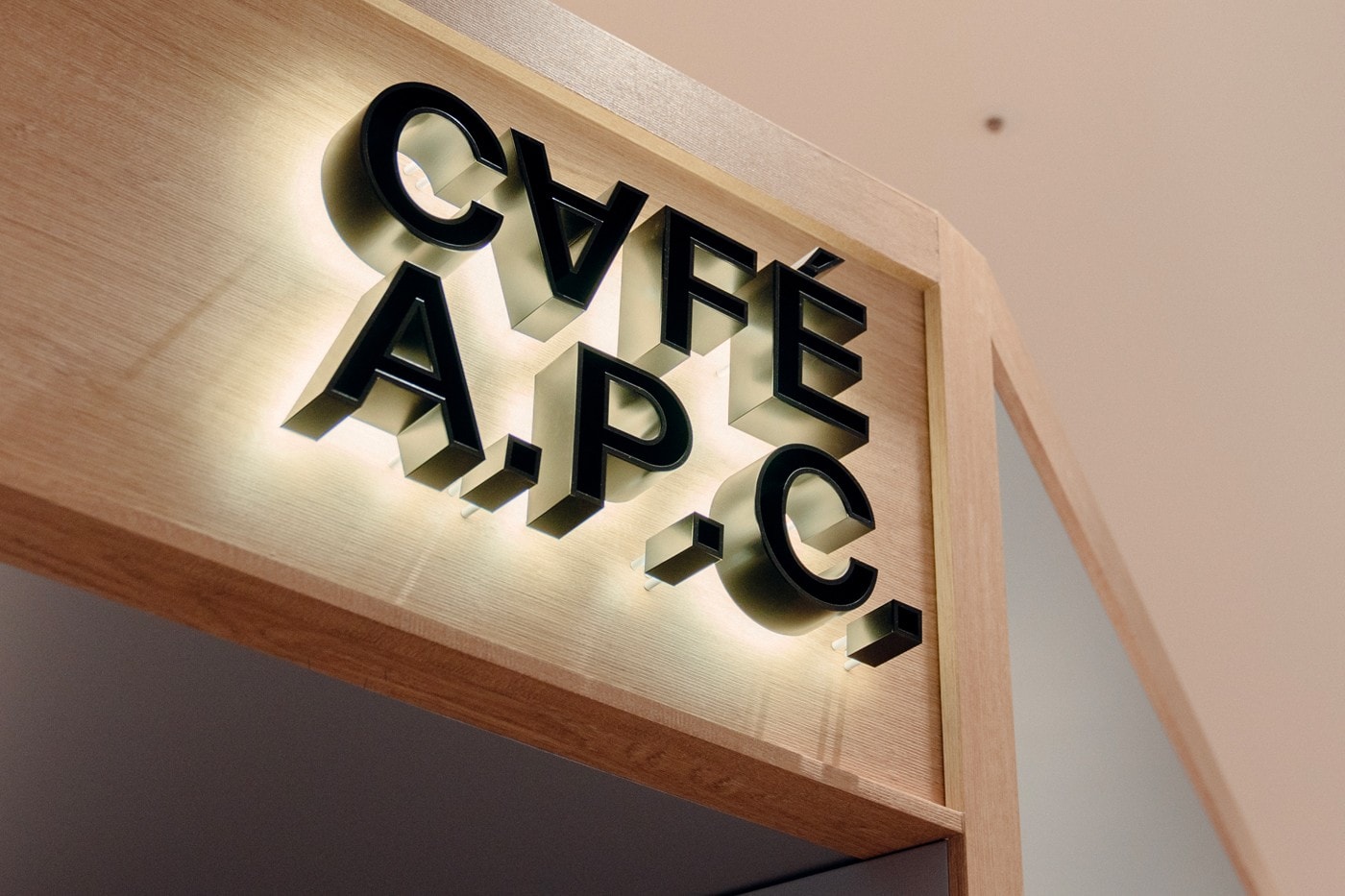 A.P.C. 首家「CAFÉ A.P.C.」咖啡廳正式進駐韓國首爾