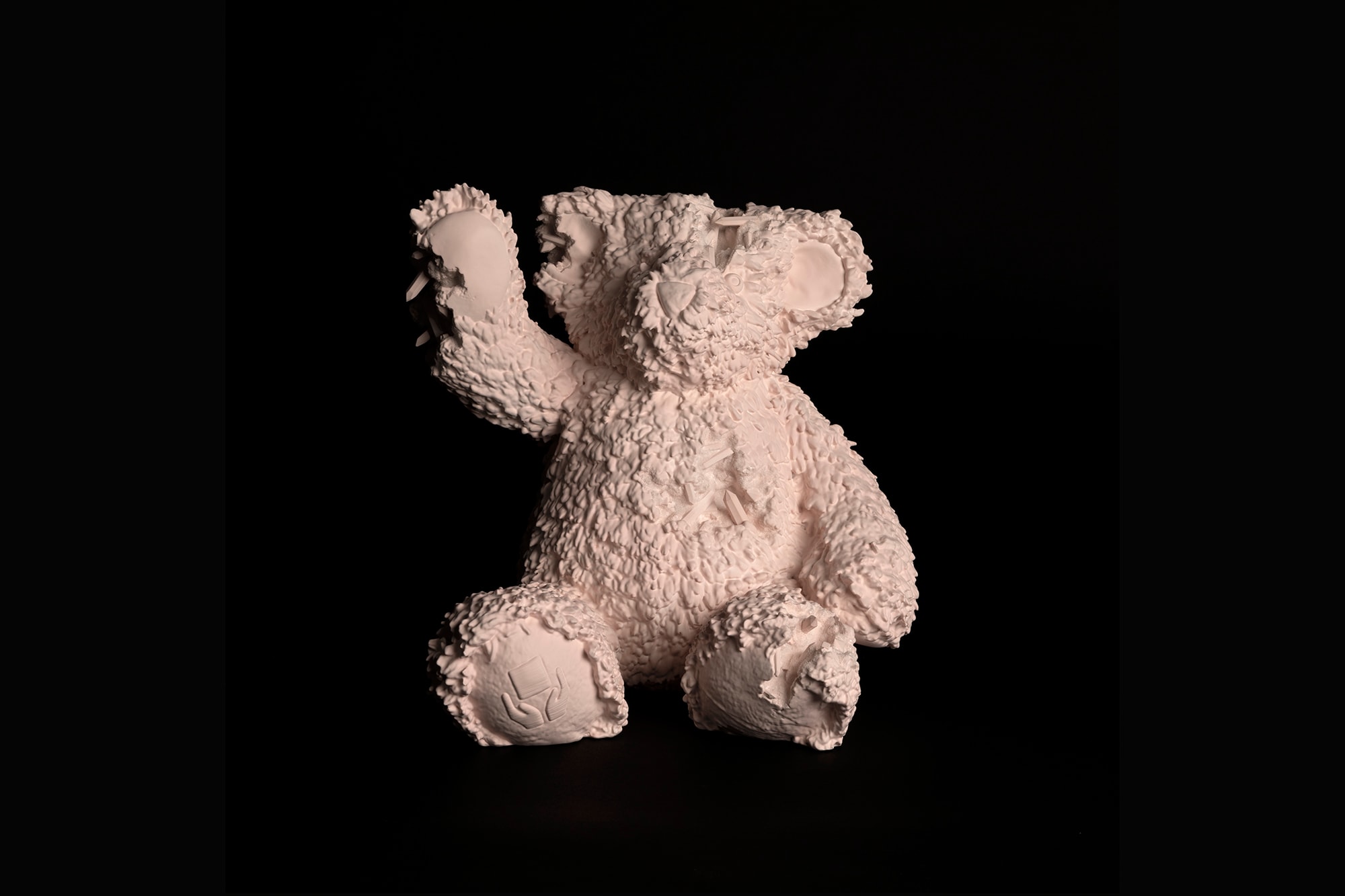 Daniel Arsham 全新 MODERN ARTIFACTS 系列 002 《被侵蚀的泰迪熊》正式登场