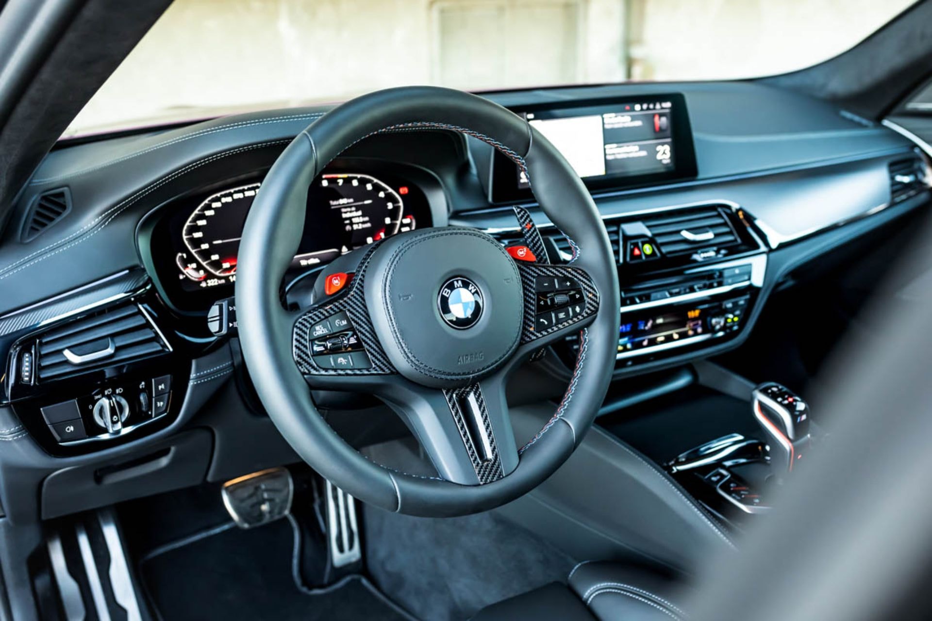 MANHART 打造 800 匹馬力 BMW M5 超性能強化改裝車型