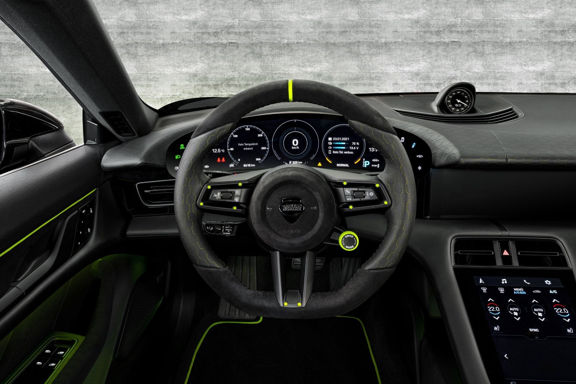 TECHART 打造 Porsche Taycan 全新碳纖維套件改裝車型