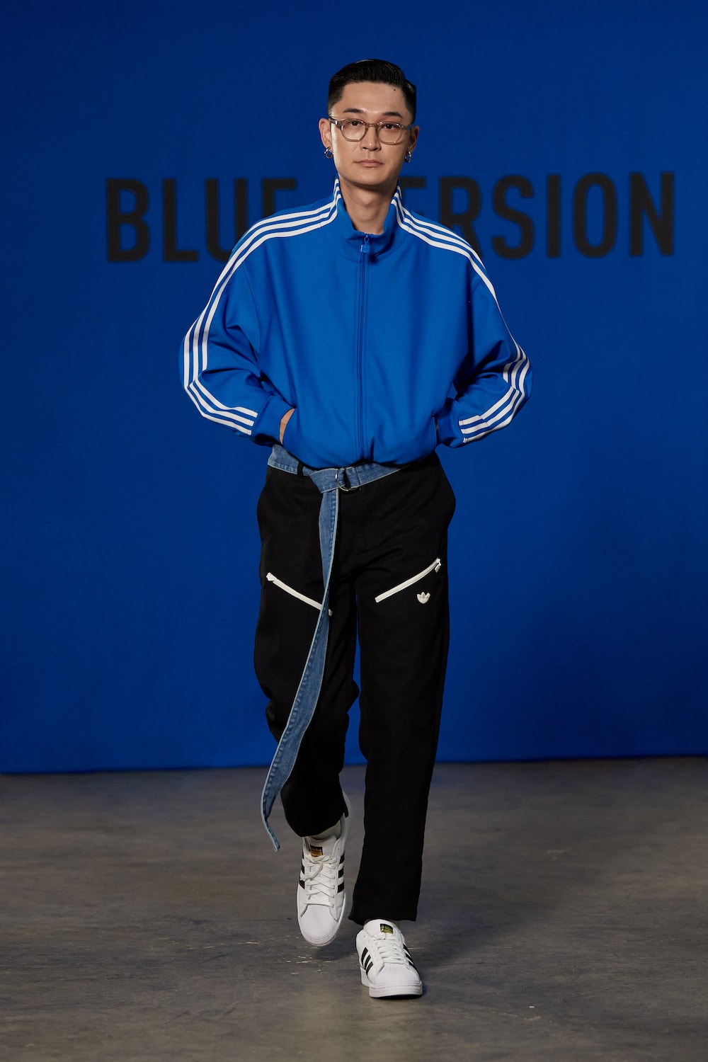 adidas Originals 呈现 Blue Version 系列时装秀
