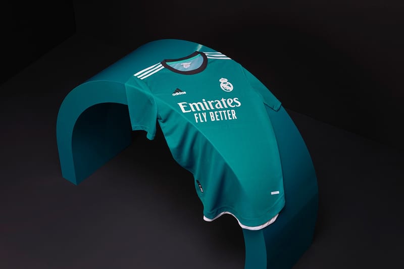 adidas 发布 Real Madrid 2021-22 赛季第二客场球衣