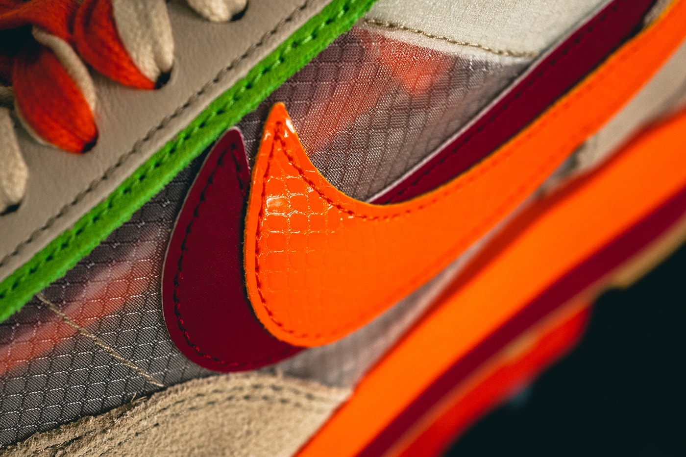 独家近赏 CLOT x sacai x Nike LDWaffle「Orange Blaze」最新联乘鞋款