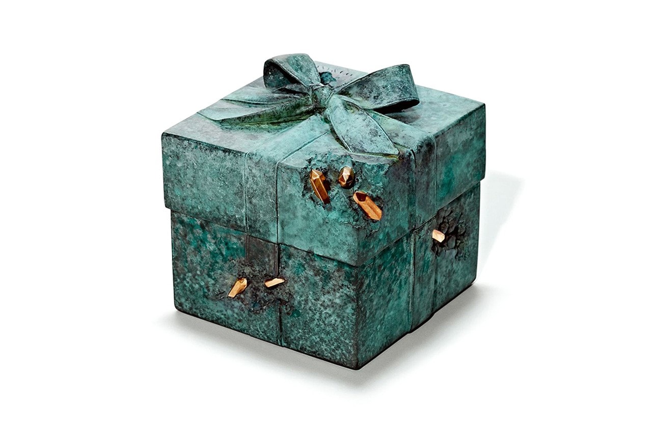Tiffany & Co. 攜手 Daniel Arsham 打造最新「Blue Box, Circa 3021」雕塑作品