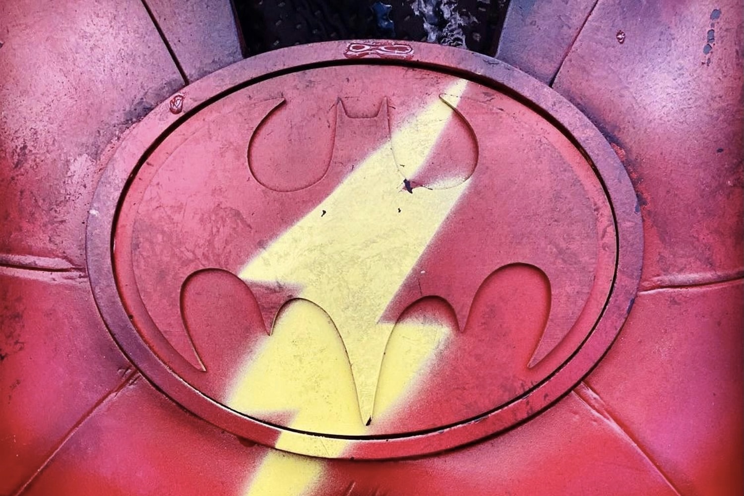 DC 未來大作《閃電俠 The Flash》導演曝光 Michael Keaton 版本「蝙蝠俠」將被賦予神速力？
