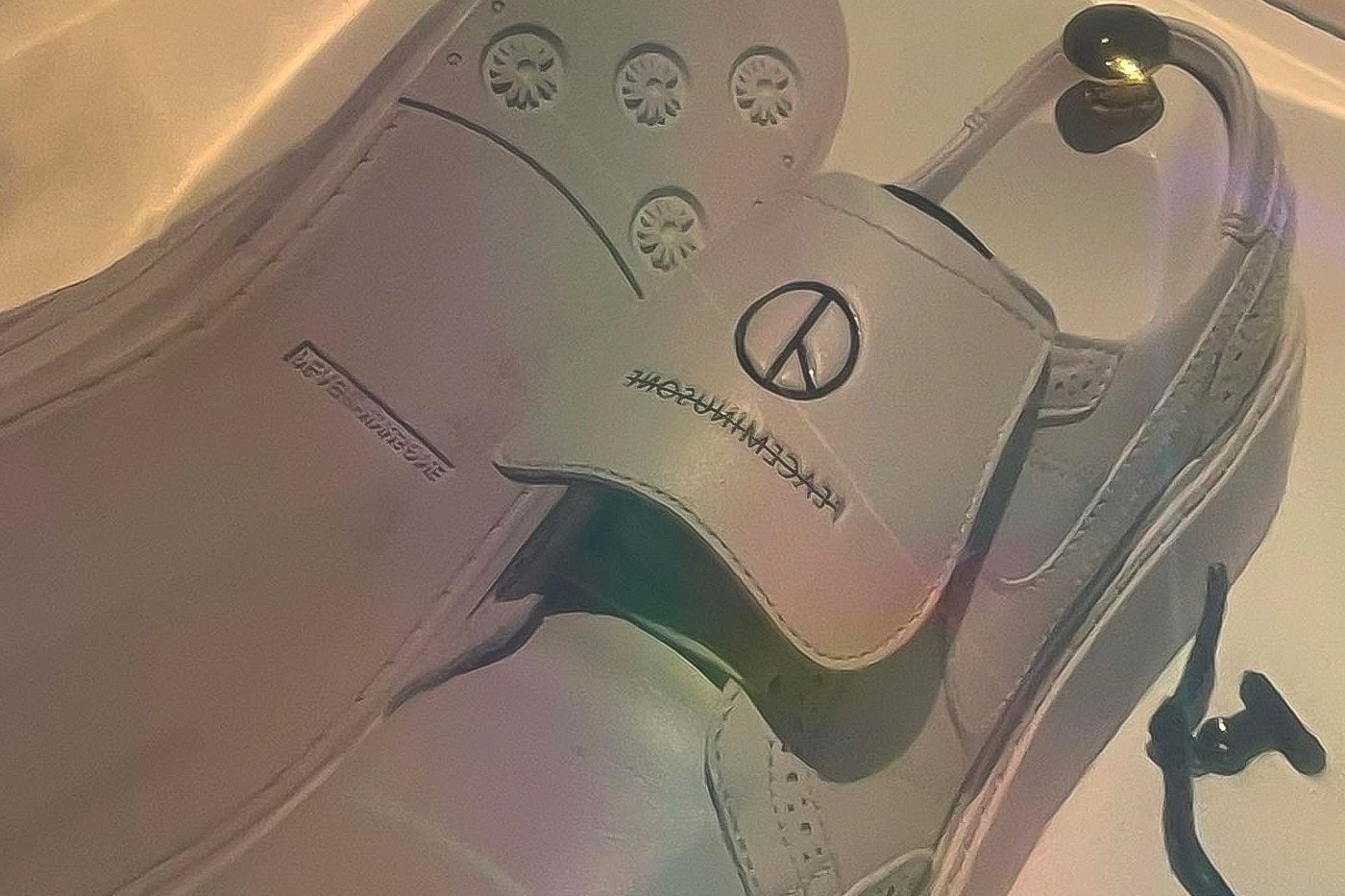 G-Dragon 疑似曝光 PEACEMINUSONE x Nike Kwondo 1 最新聯名鞋款