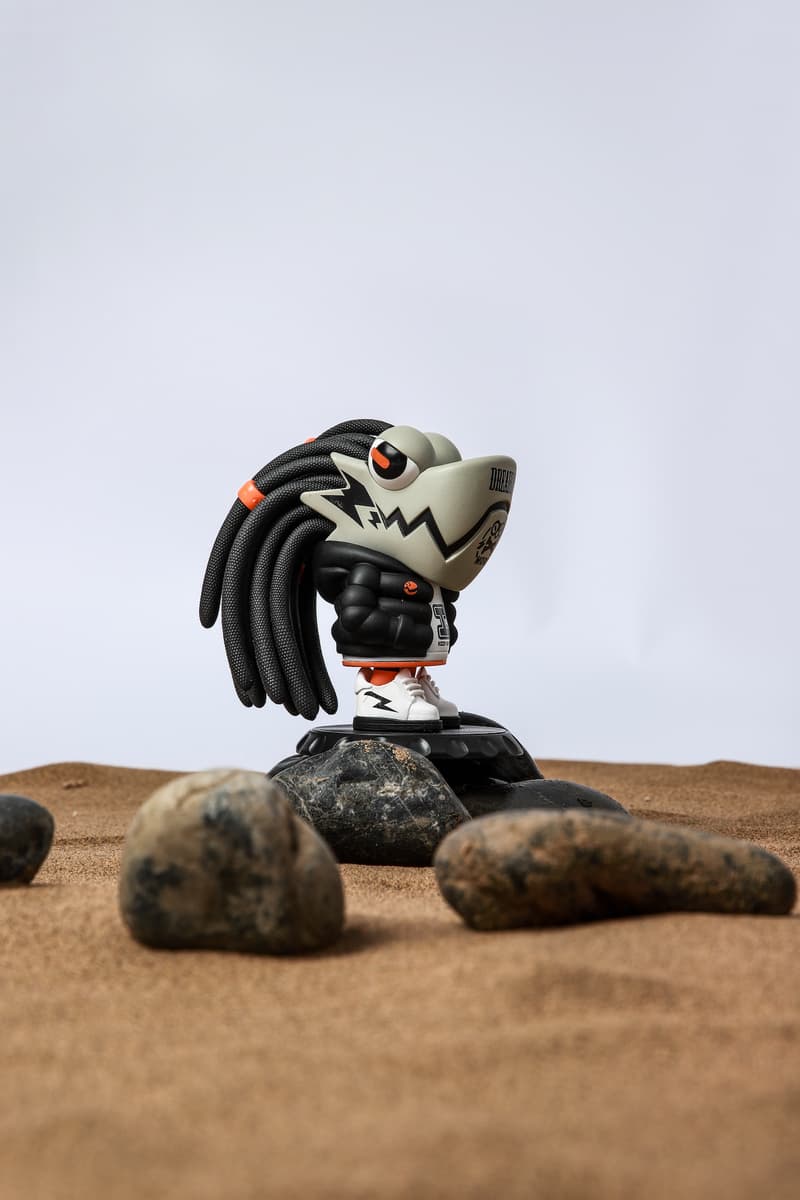 New Balance 2002R LAMTOYS 特别套装正式发布