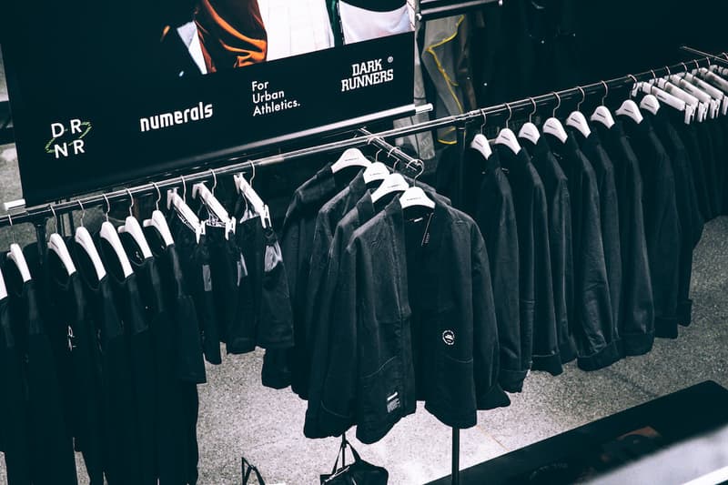 走进 NUMERALS x DarkRunners 联名系列 Pop-Up 限时店铺