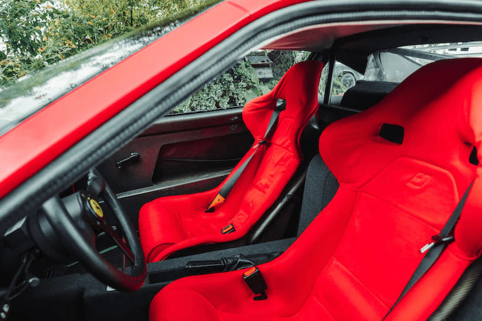 極罕有完美車況 1989 年 Ferrari F40 Berlinetta 現正展開拍賣